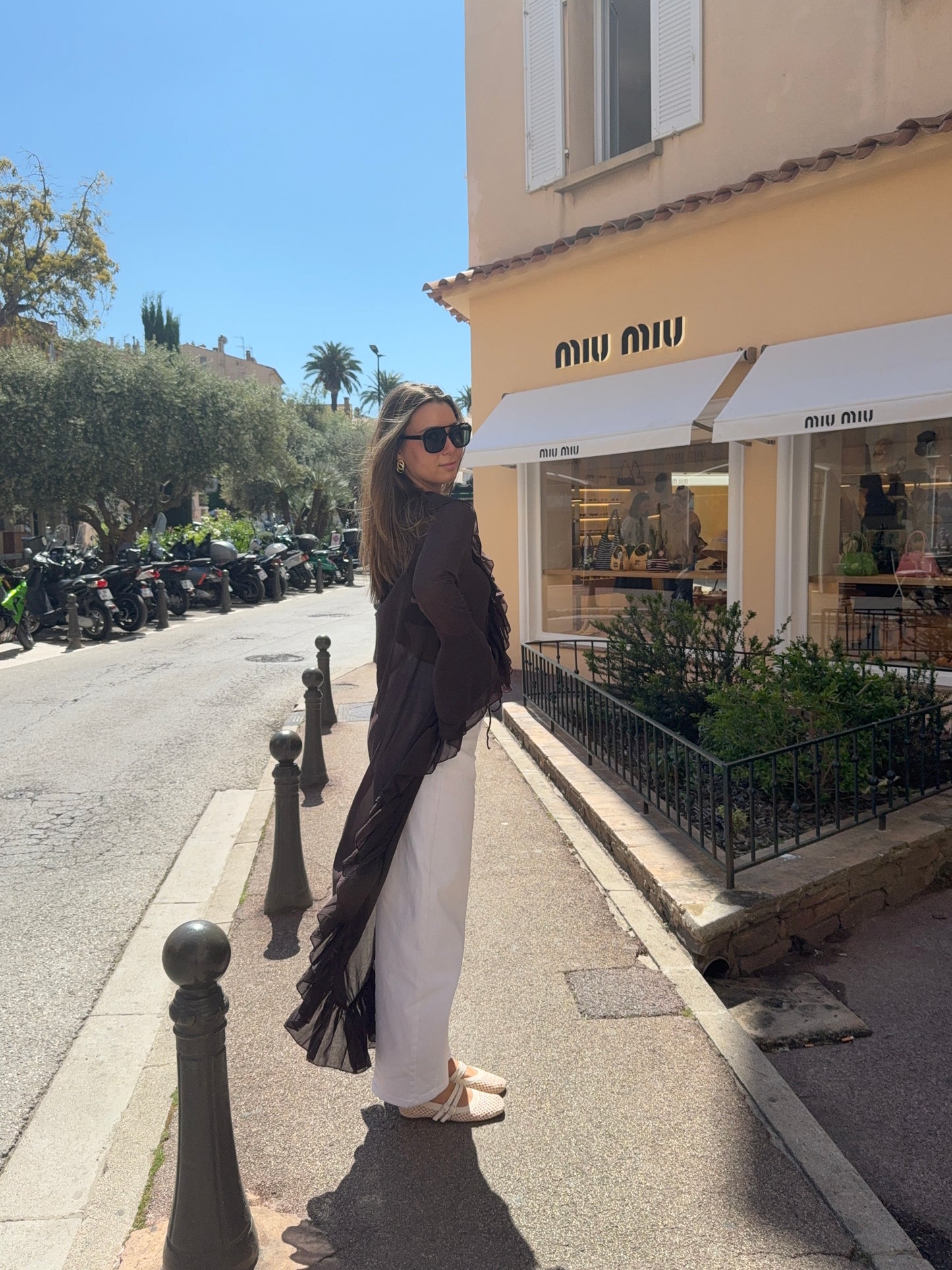 Robe transparente à volants brune