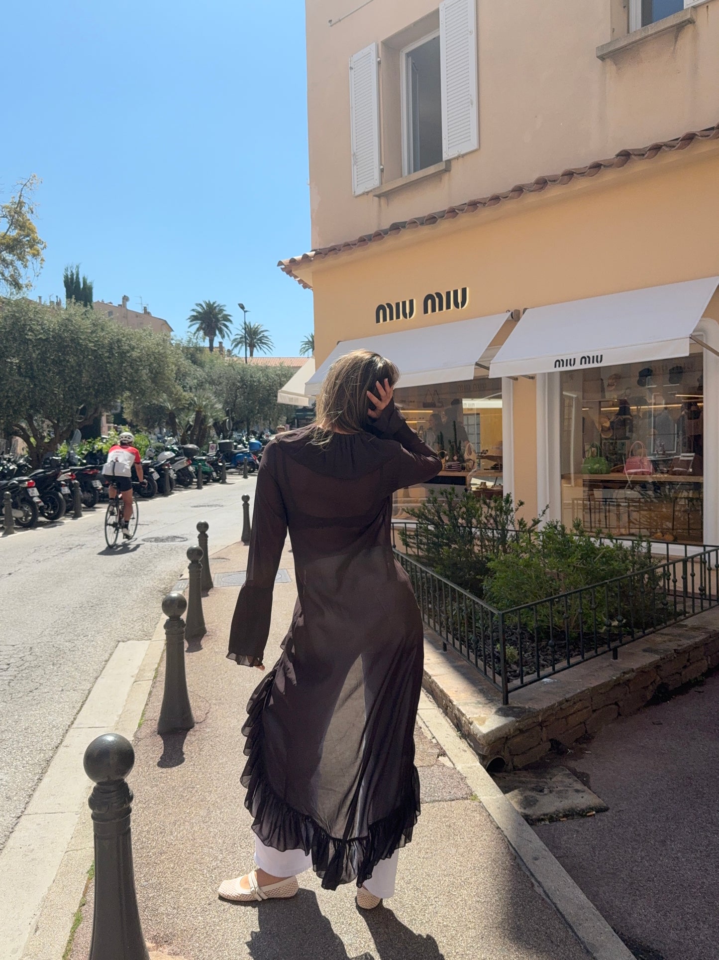 Robe transparente à volants brune