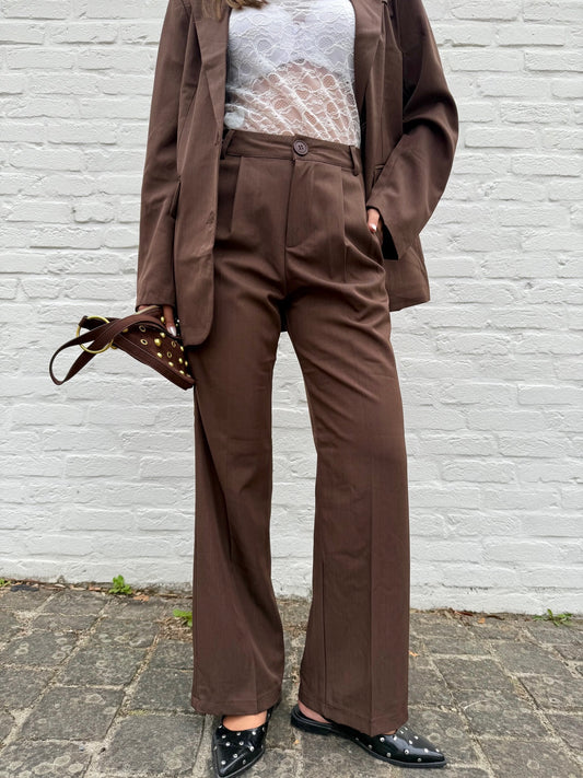 Pantalon tailleur Isa (café)