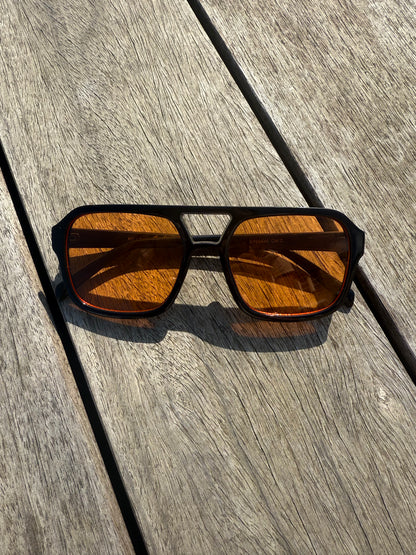 Lunette de soleil orange