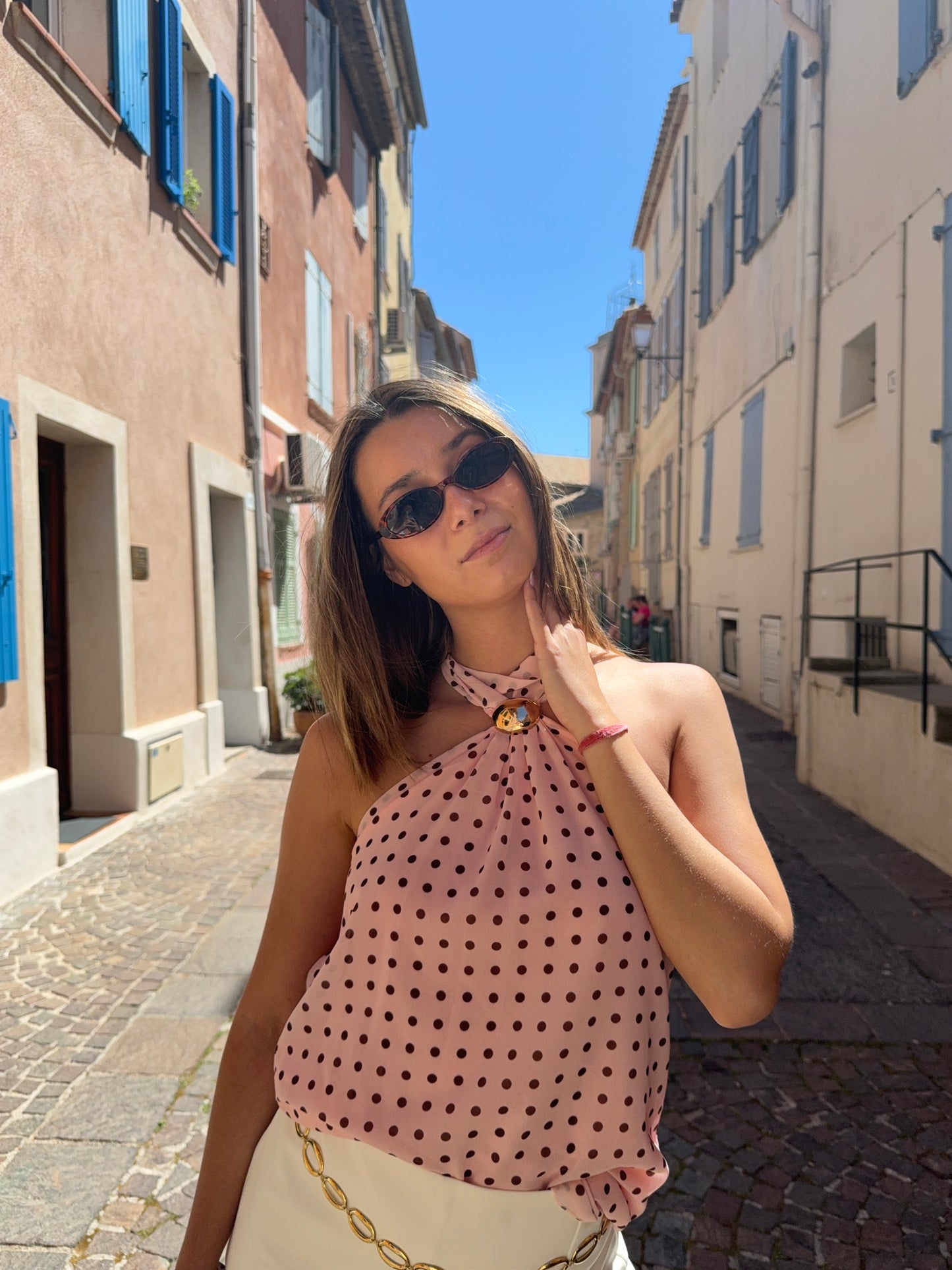 Blouse à pois avec bijou (rose)