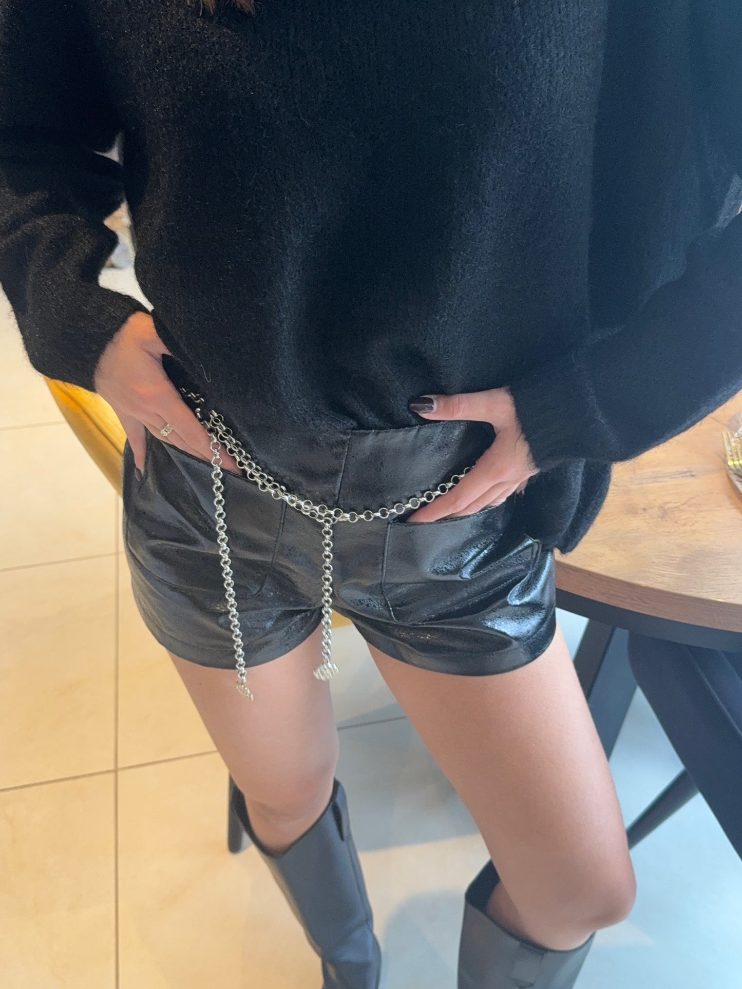 Short métallique Kaïa (noir)